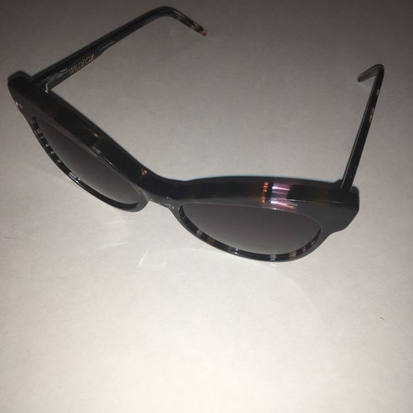 Wildfox Grand Dame sunglasses - Picture 2 of 3